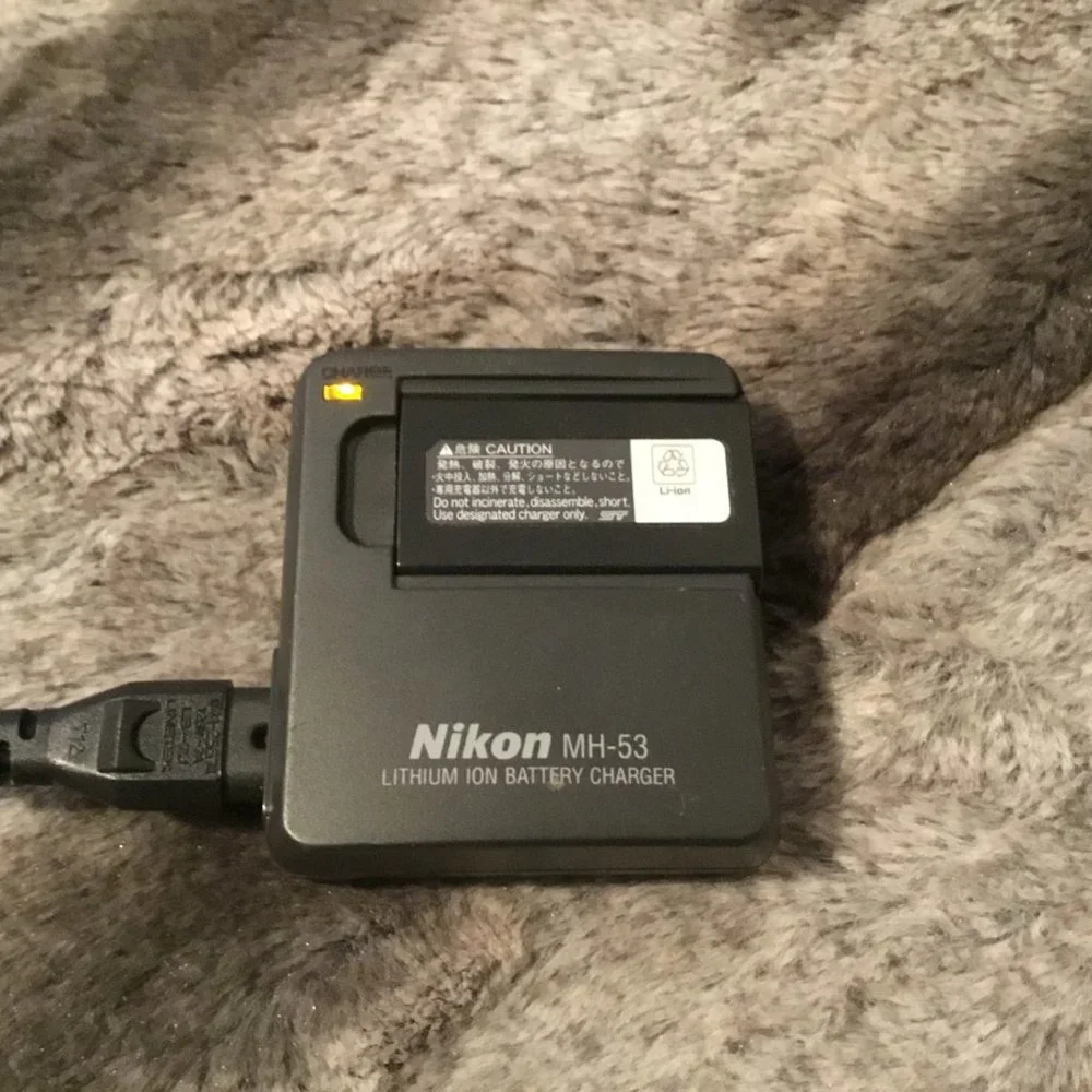 Nikon MH-53 Camera Battery Charger w/ Cord & Replacement Battery